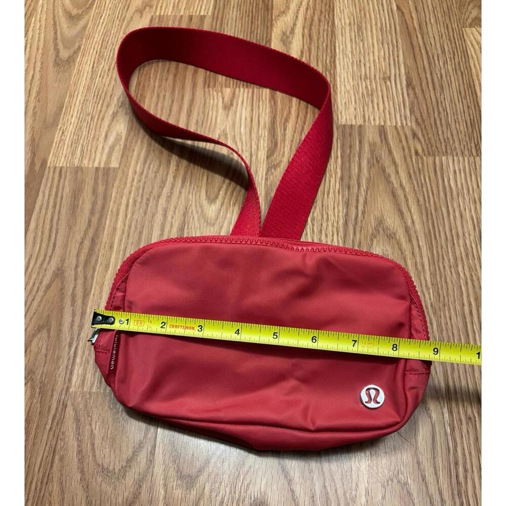 Lululemon Belt Bag - Picture 4 of 6